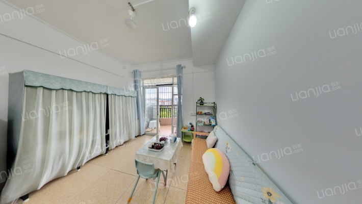 趣雅名苑二手房实景图