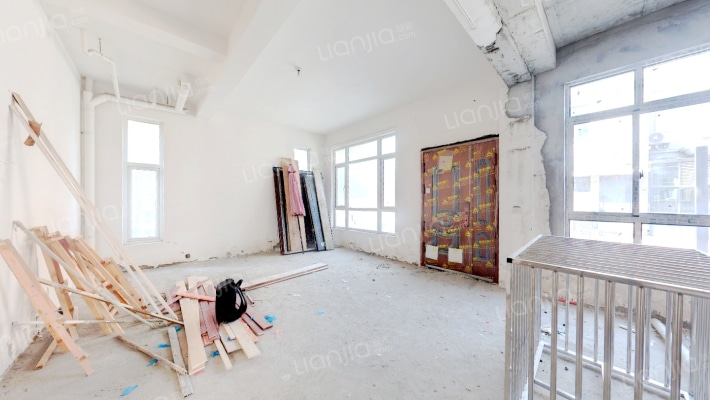 名莲别墅二手房实景图