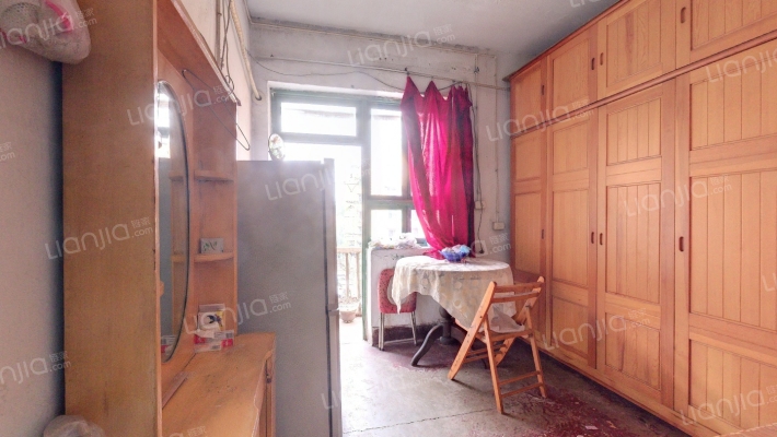 政法三村二手房实景图