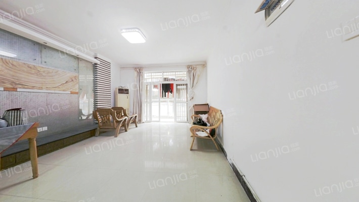 时尚公寓二手房实景图