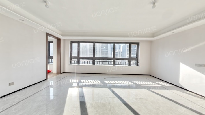 鹿鸣华苑二手房实景图