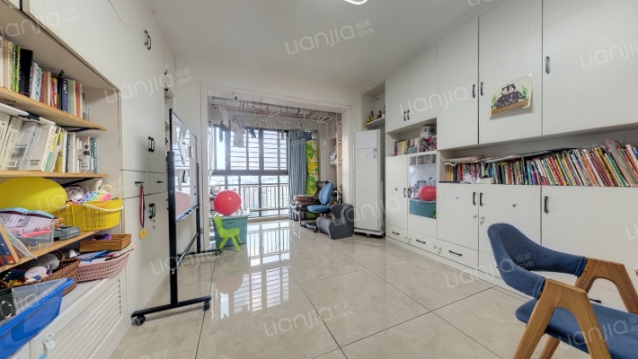 上层建筑二手房实景图