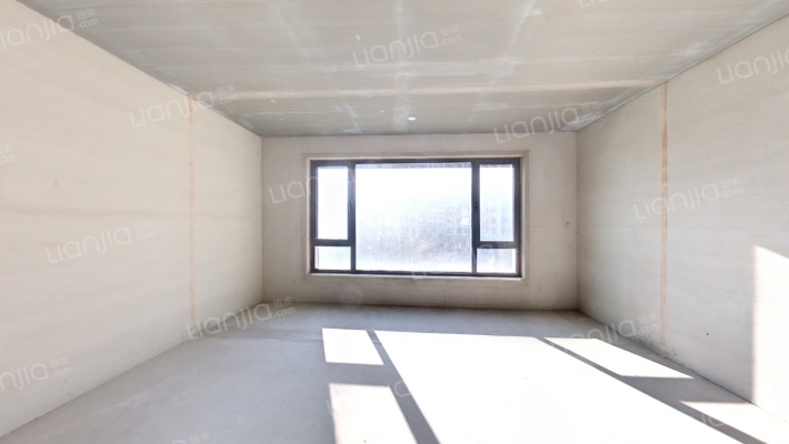 鸿玮澜山三期尊岳二手房实景图