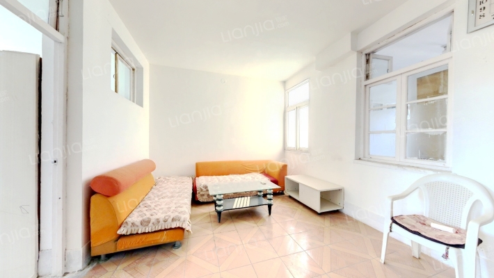 幸福街12号甲院二手房实景图