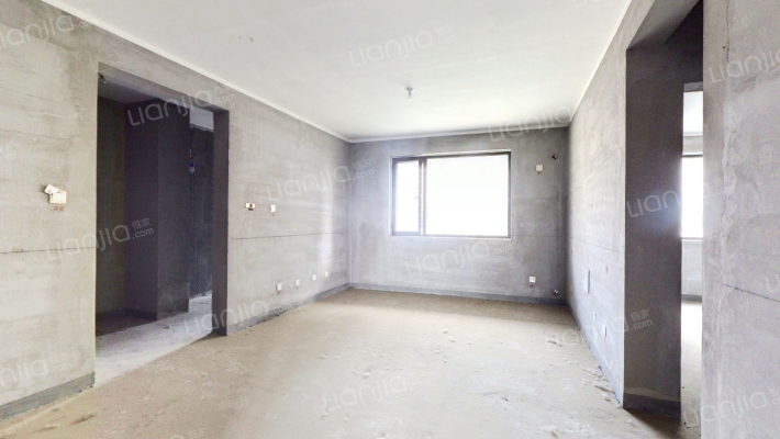 天伦湾南北通透3居 证满二 采光好 集中供暖 人车分流-客厅