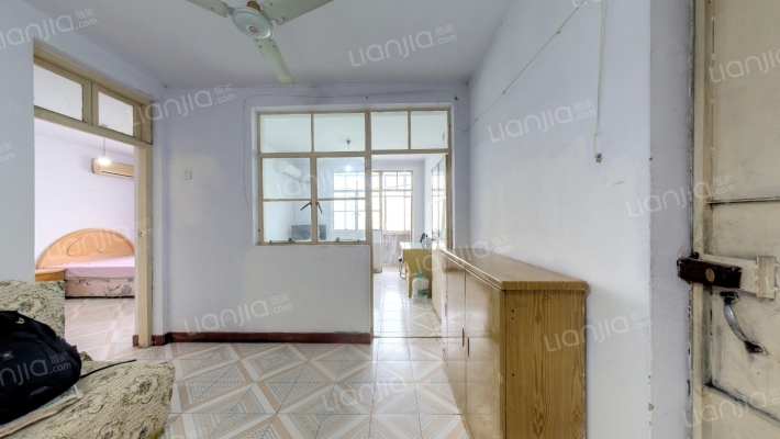 苗圃街11号院二手房实景图