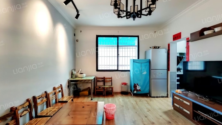 漓滨路二手房实景图