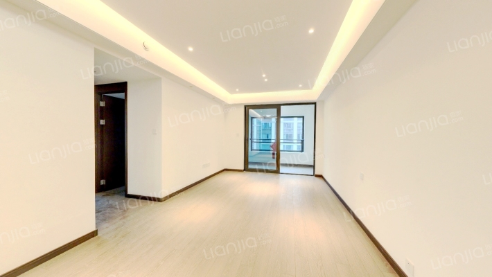 万科翡翠公园一期二手房实景图