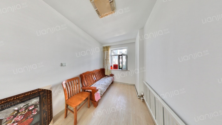 南山路站前小区二手房实景图