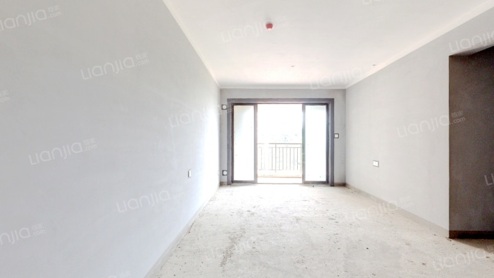 保利林语爱丁堡二手房实景图