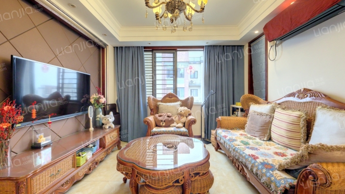 江畔云庐二手房实景图