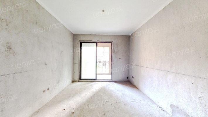 海南绿地城逸园二手房实景图