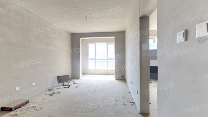 人车分流，满二，毛坯，价格合适，生活方便，交通便利-客厅