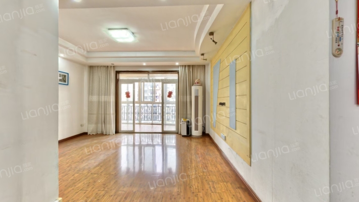 新绿美地二手房实景图