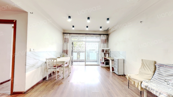 山水长天二手房实景图