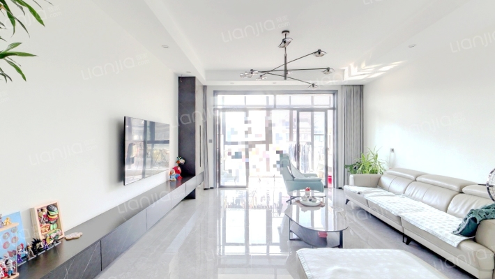 绿地乔治庄园二手房实景图