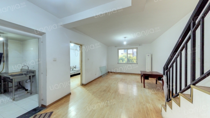 龙栖路644号二手房实景图