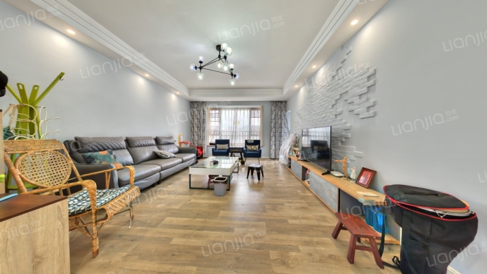 艾诗林根小区二手房实景图