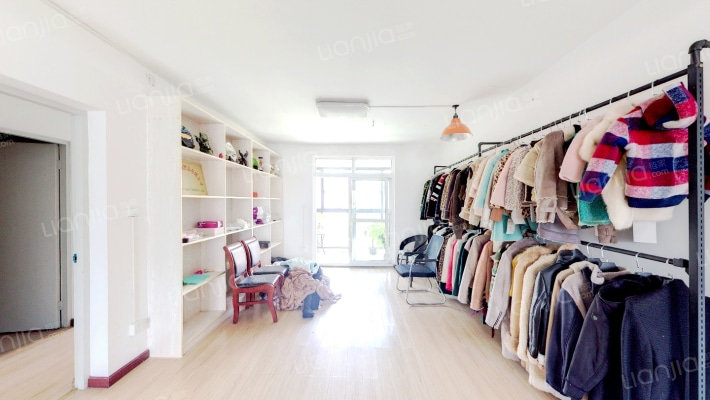 白云花苑二手房实景图