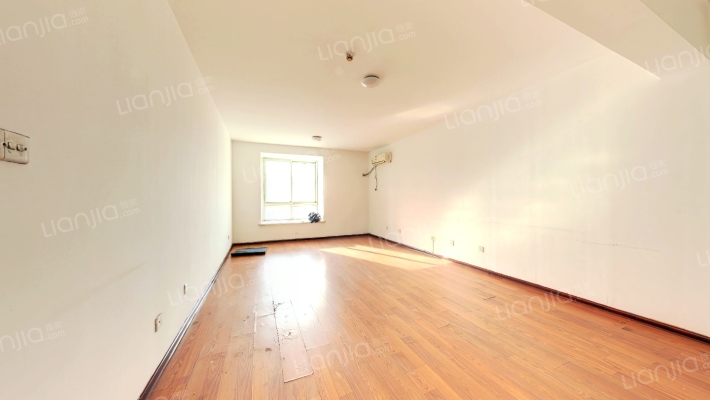 亚太假日花园二手房实景图