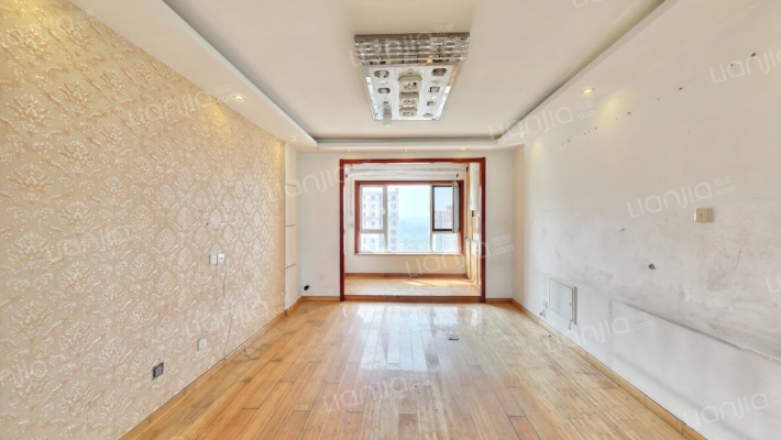 绿地新里梵尔赛公馆二期二手房实景图