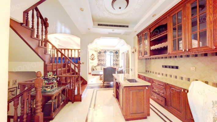 世茂玲珑台二手房实景图