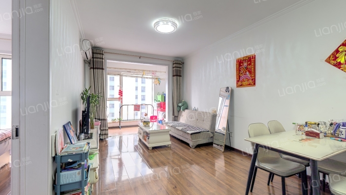 一梯两户两居室 简单装修 满二税少-客厅