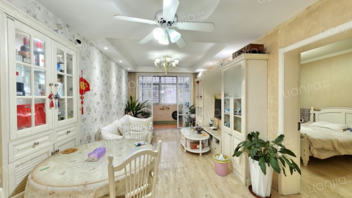 工商局宿舍二手房实景图