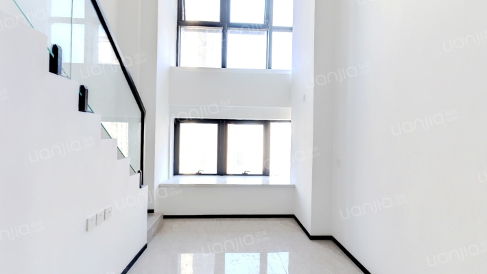 珈宝广场二手房实景图