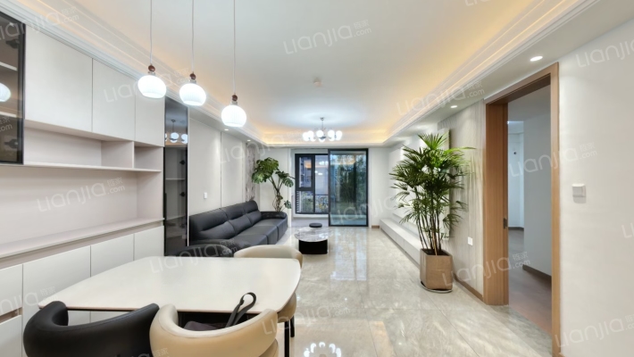 亚新大梁府二手房实景图