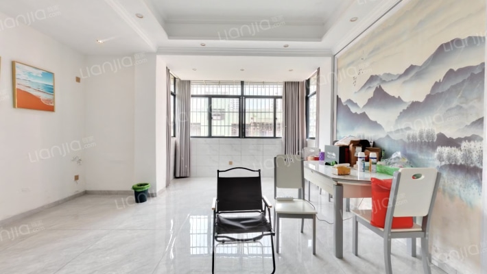 傍海小区二手房实景图