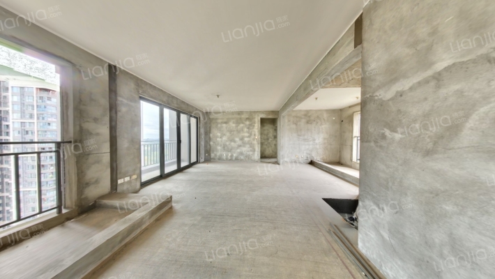 花样年龙年国际中心二手房实景图