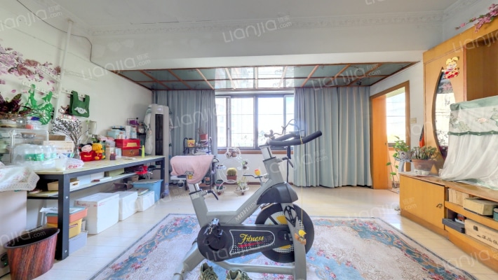 新湾路法院宿舍二手房实景图