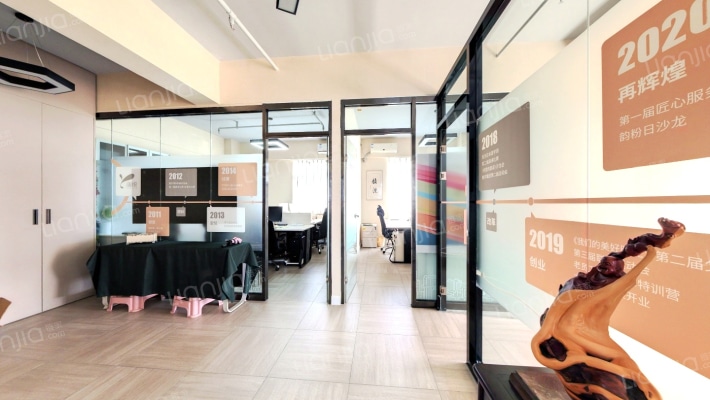 泓润华府二手房实景图