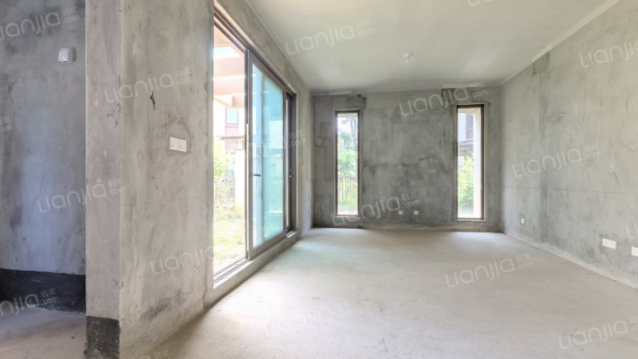 中铁湖畔山居二手房实景图