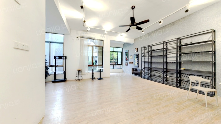 圣莫丽斯花园B区二手房实景图