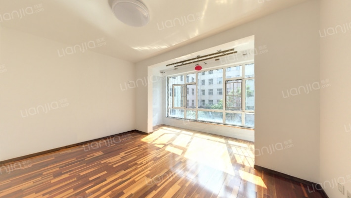 老年大学宿舍二手房实景图