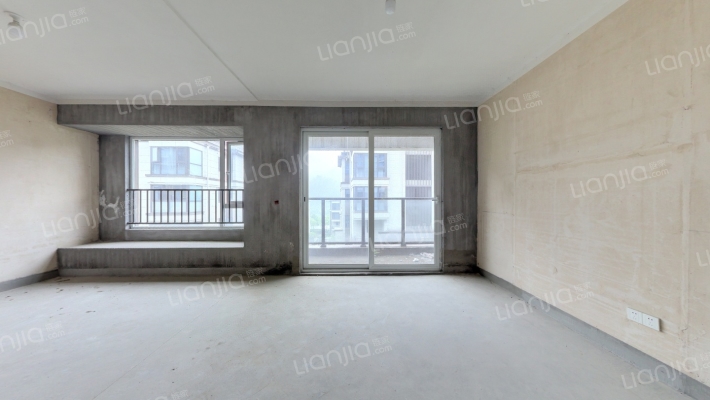 西径晓风苑二手房实景图