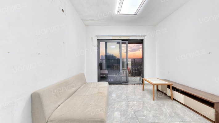 前海东岸二手房实景图