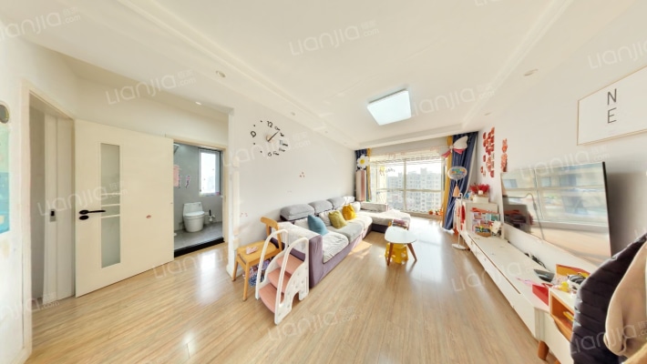 中铁诺德滨海花园D区二手房实景图