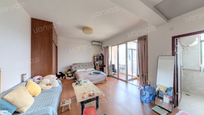 西城晶华二手房实景图