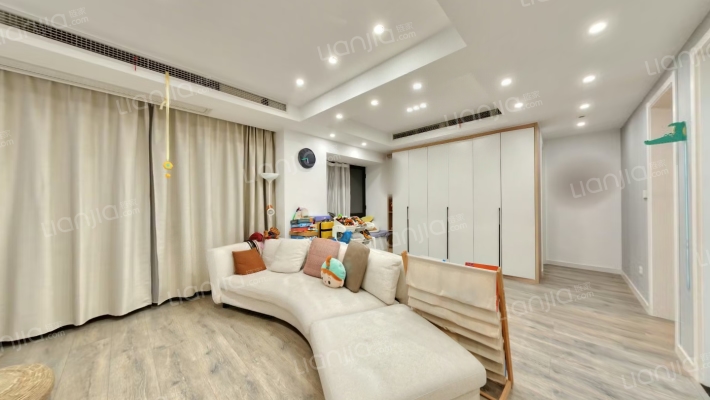 合景峰汇九期二手房实景图