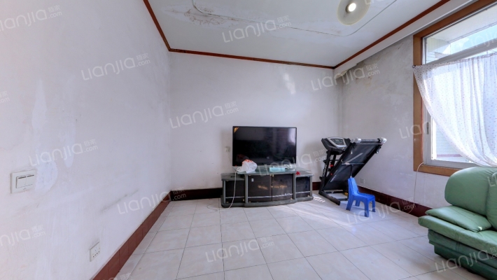 信用社家属区二手房实景图