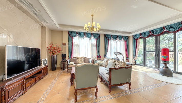 卓越麓山别墅二手房实景图