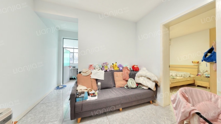 群和街2号二手房实景图