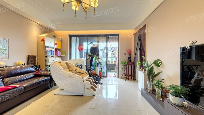 融创揽月府一期二手房实景图