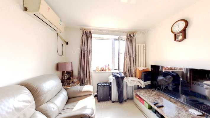 服务楼二手房实景图