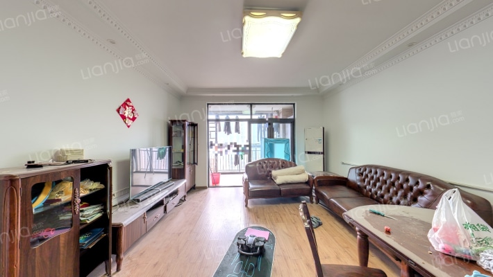 西点公园里二手房实景图