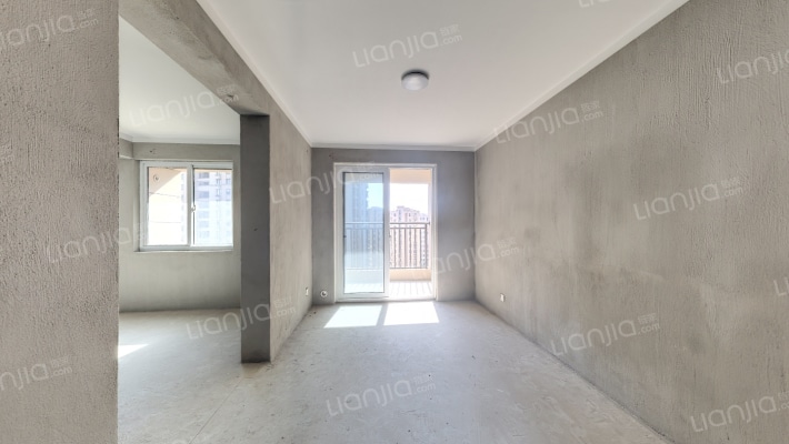 新兴岚湾一期西区二手房实景图