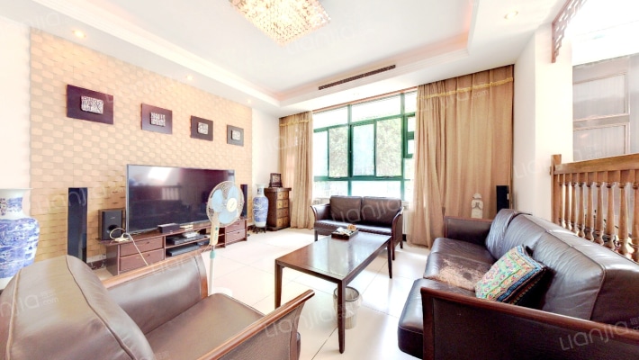 信步华庭二手房实景图